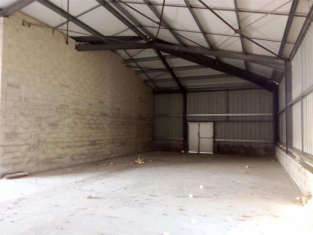 Location local 170.00 m² à EYSINES