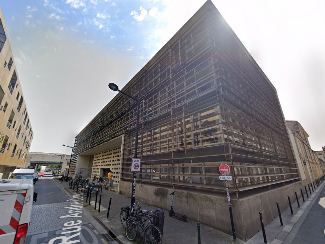 Location bureaux 190.00 m² à BORDEAUX