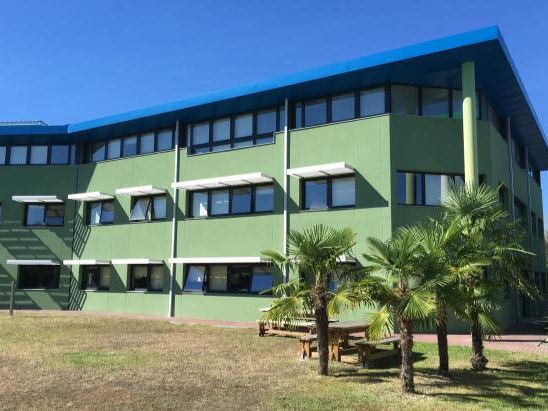 Location bureaux 175.00 m² à CANEJAN