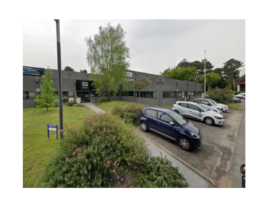 Location bureaux 180.00 m² à MERIGNAC
