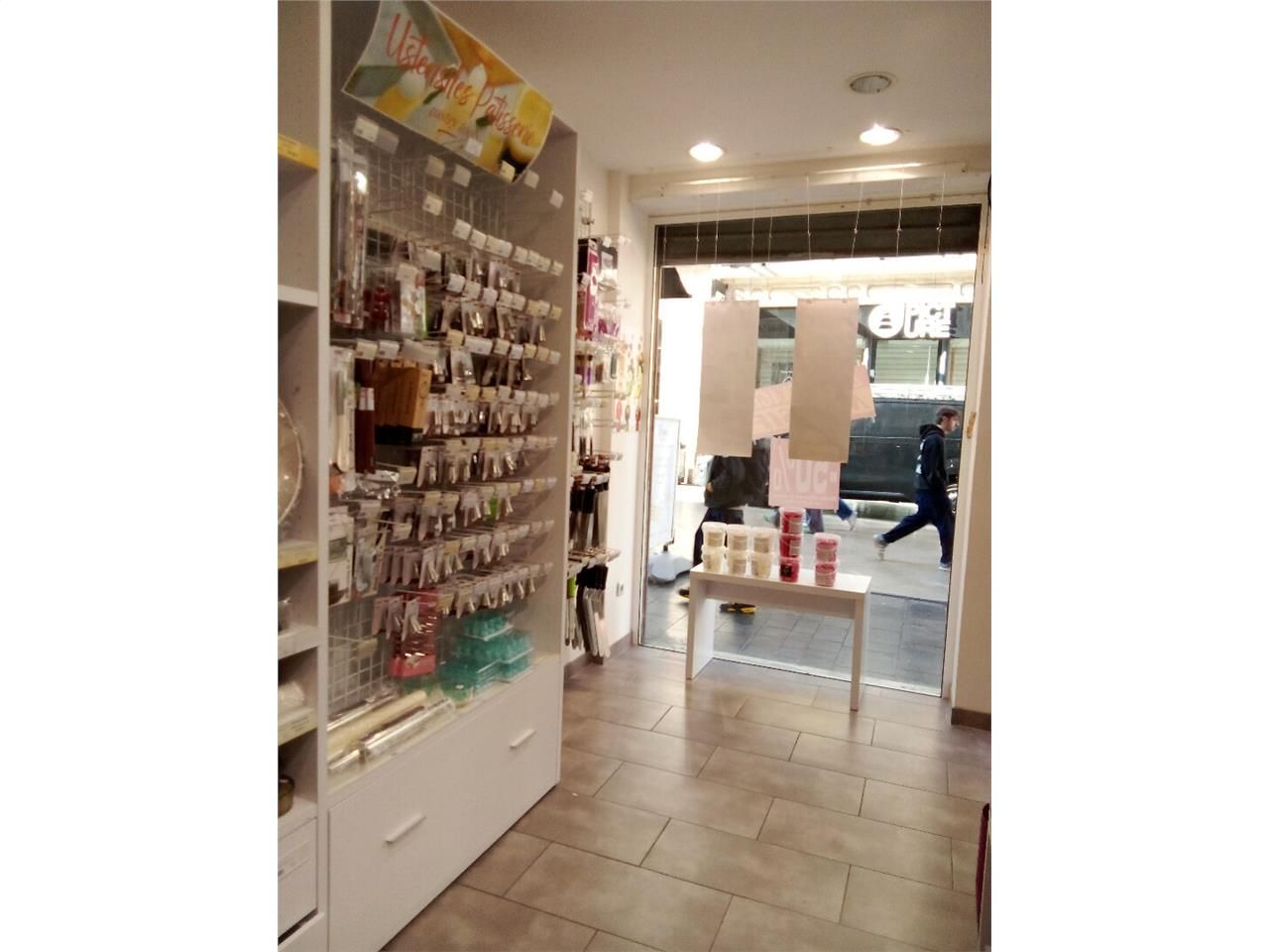 Location local commercial 35.00 m² à BORDEAUX