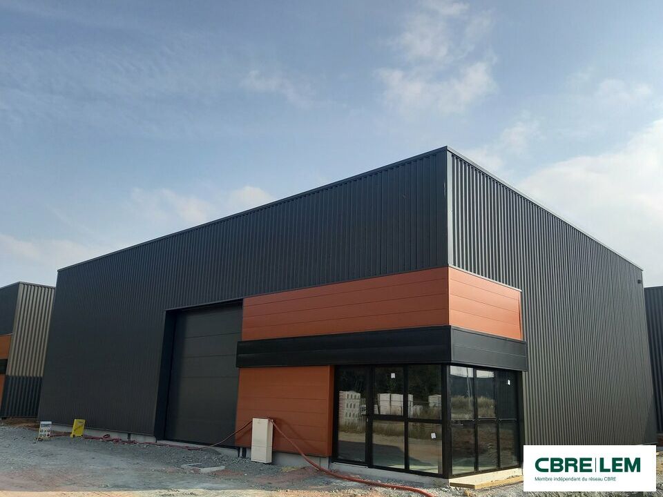 Location local d''activites 330 m² non divisibles