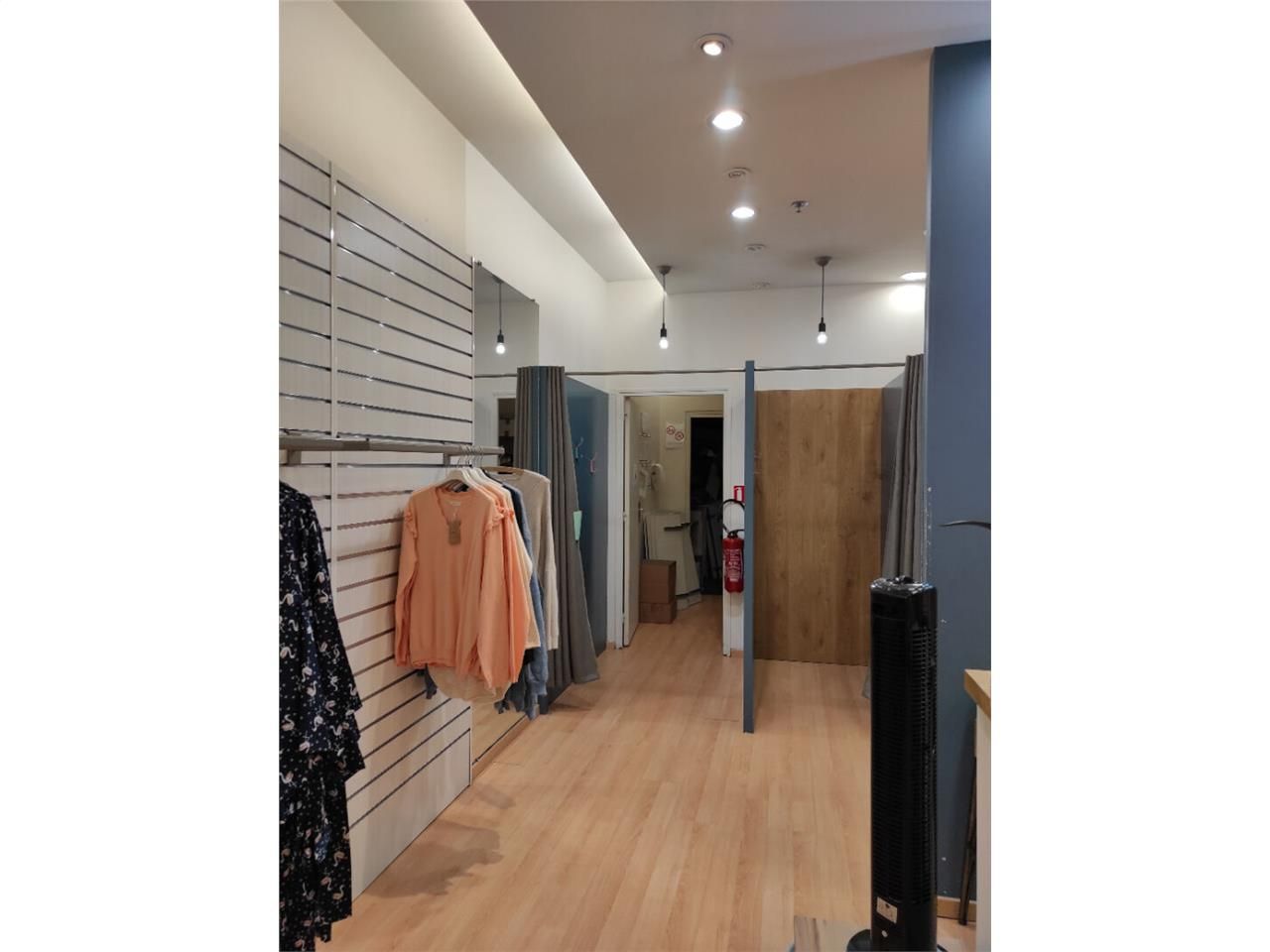 Location local commercial 128.00 m² à LIMOGES