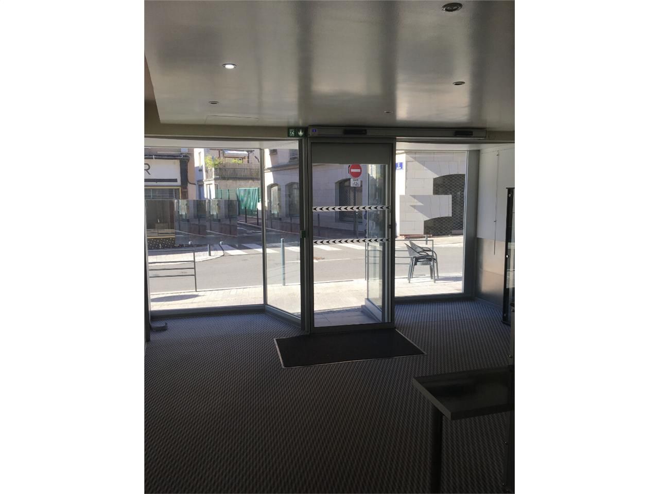 Location local commercial 87.00 m² à LIMOGES