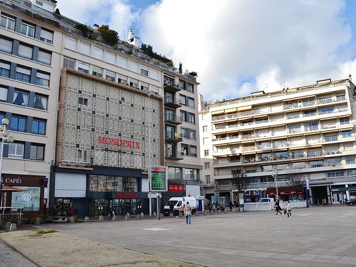 Location local commercial 67.00 m² à LIMOGES