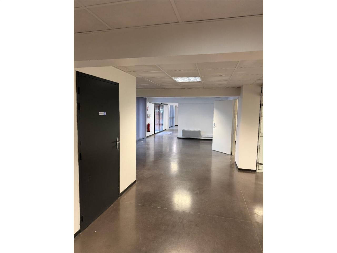Location local commercial 200.00 m² à LIMOGES
