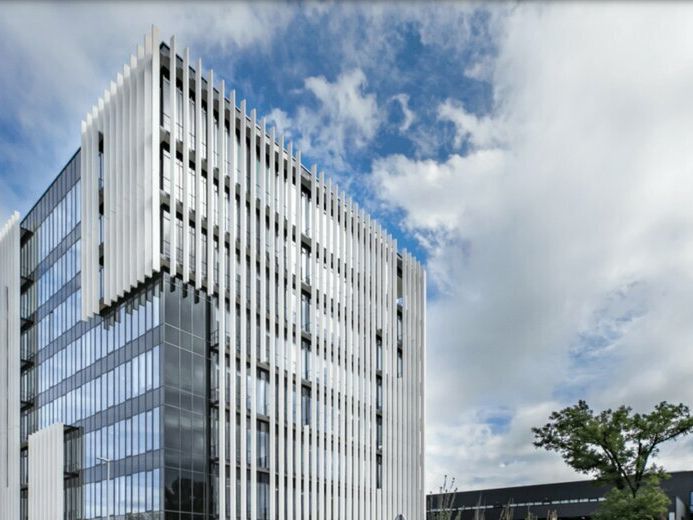 A Mérignacdans l'immeuble LE BRIDGE situé au pied du tramway, une surface de 1 527 m² de bureaux divisibles à compter de 306,55 m²