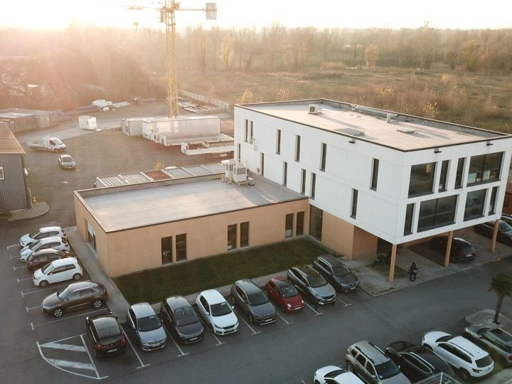 Location local 2220.00 m² à VILLENEUVE TOLOSANE