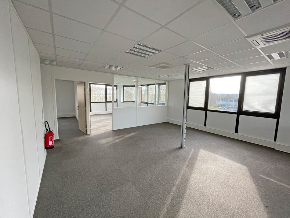 Location bureaux 720.00 m² à LABEGE