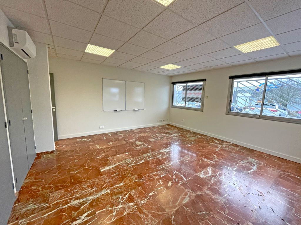 Location local commercial 180.00 m² à L UNION