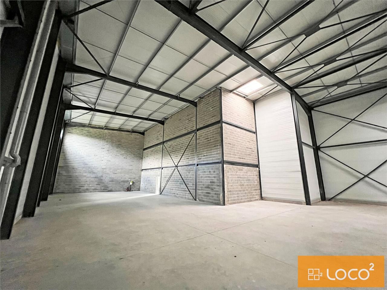 Location local 886.00 m² à BOULOC