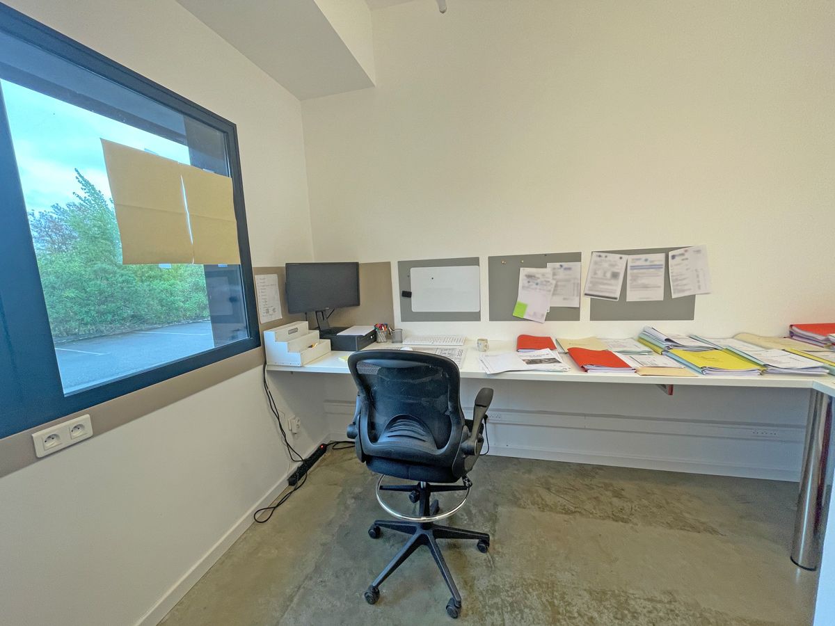 Location bureaux 192.00 m² à SAINT JEAN