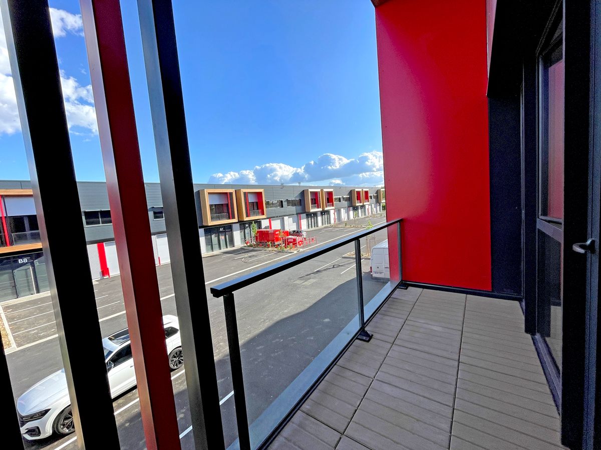 Location local 756.00 m² à FENOUILLET