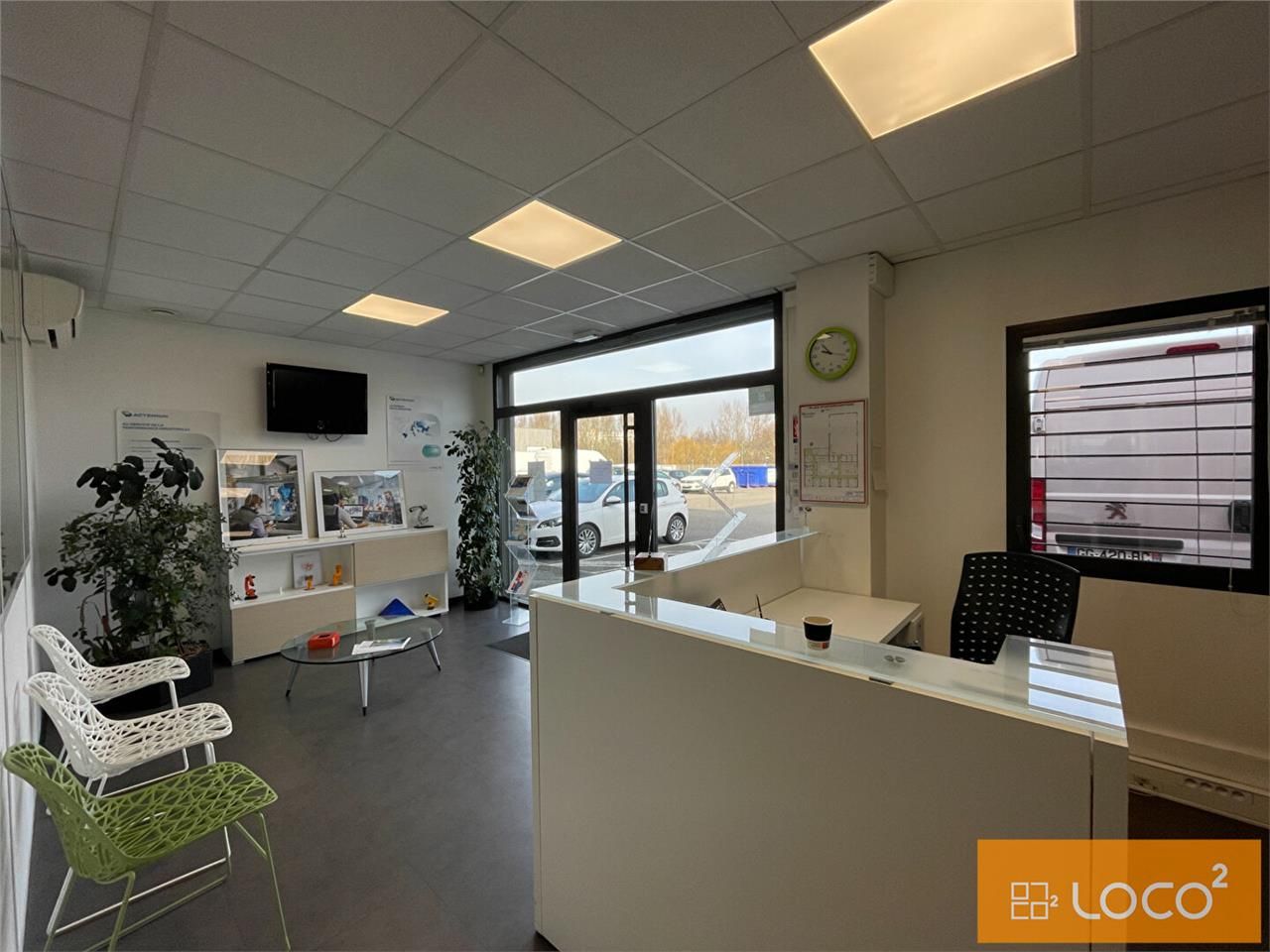 Location local 1021.00 m² à MONTRABE