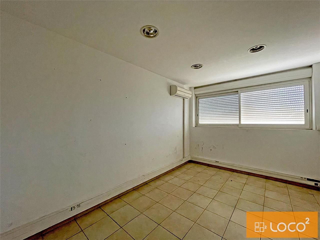 Location local 685.00 m² à SAINT ALBAN