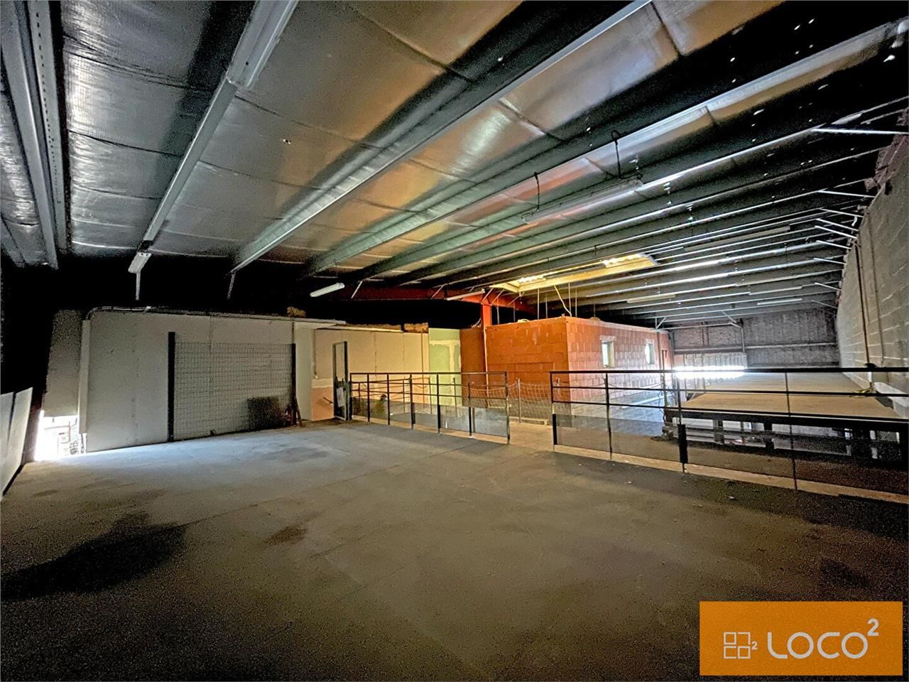 Vente local 685.00 m² à SAINT ALBAN