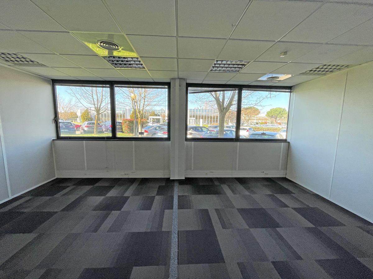 Location bureaux 860.00 m² à TOULOUSE