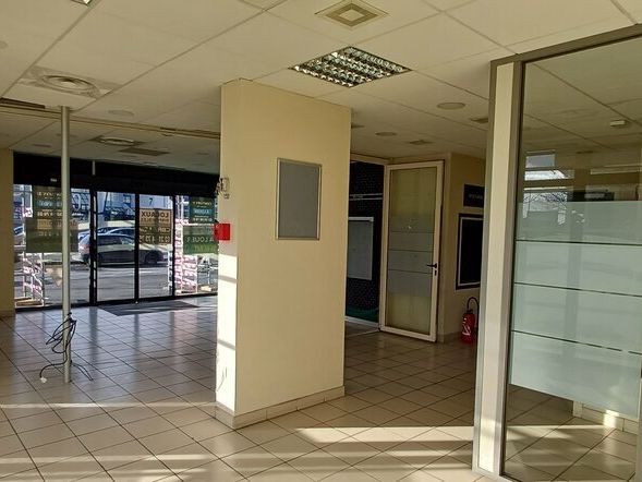 Location bureau - 198 m²