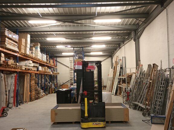 Location local d''activites 437 m² non divisibles