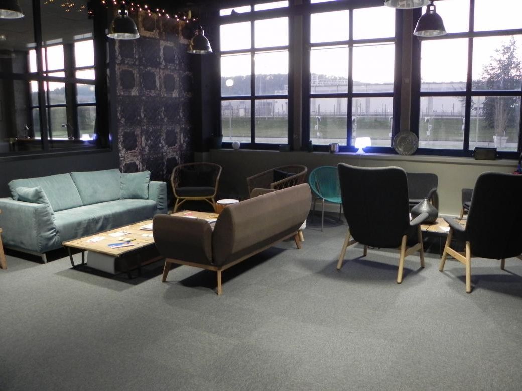 Location centre d'affaires 1700 m² non divisibles