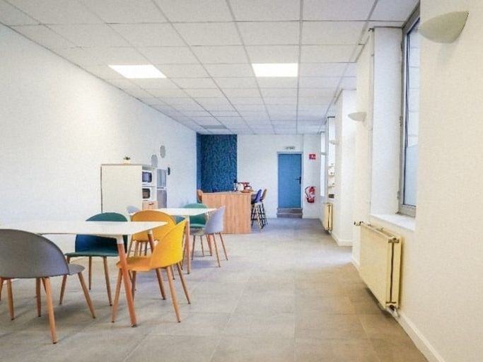 Location centre d'affaires 650 m² non divisibles