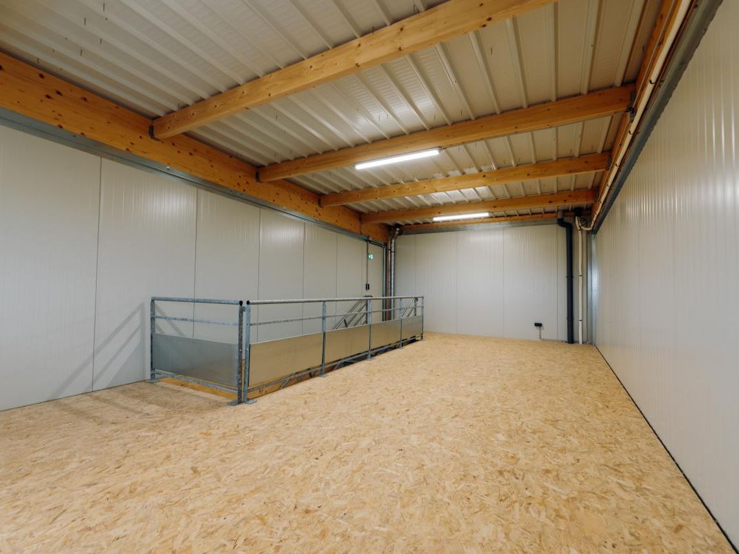 Location entrepôts 96 m² non divisibles