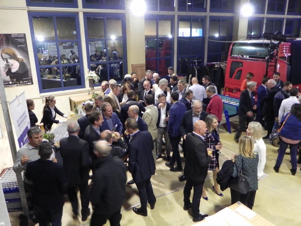 Location centre d'affaires 1700 m² non divisibles