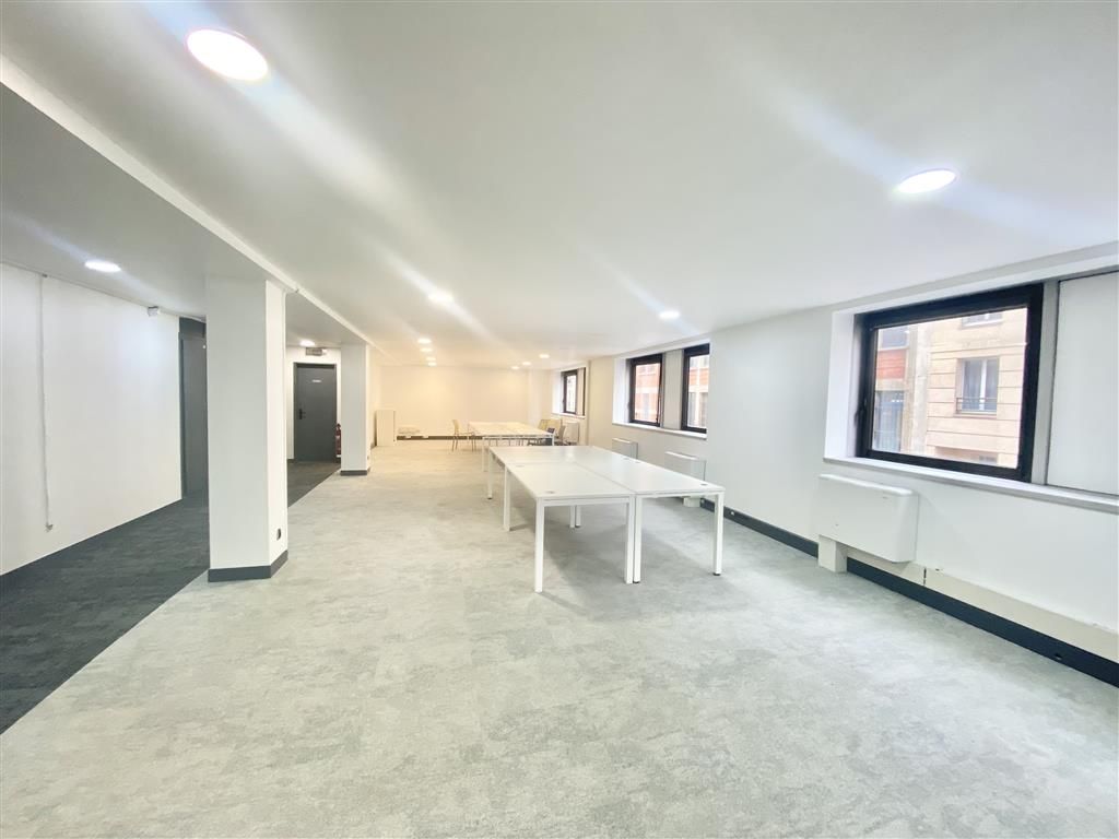 Location Bureaux 200 m² non divisibles