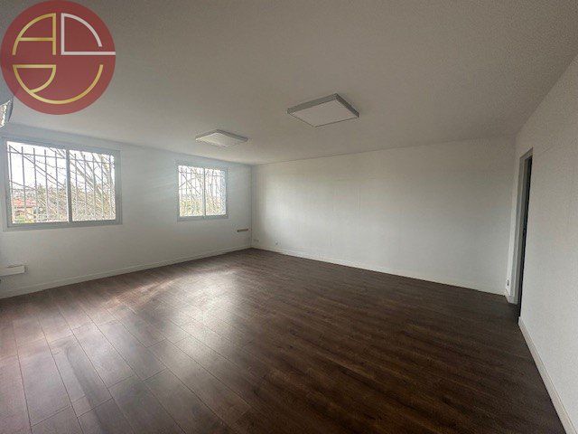 Location local 467 m² à QUINT FONSEGRIVES