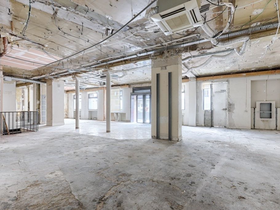 Location boutique 252 m² non divisibles