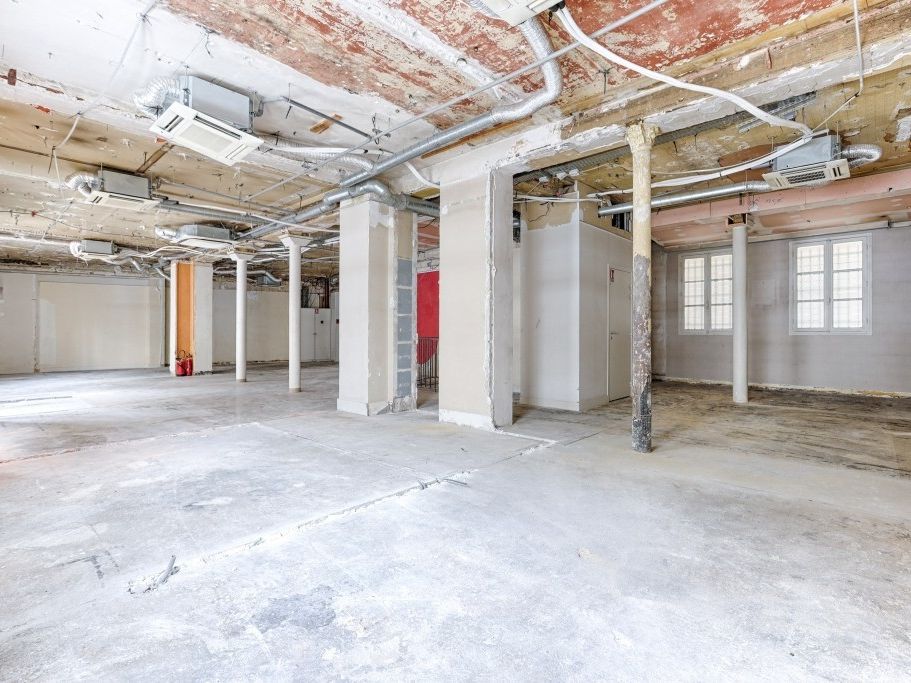 Location boutique 252 m² non divisibles