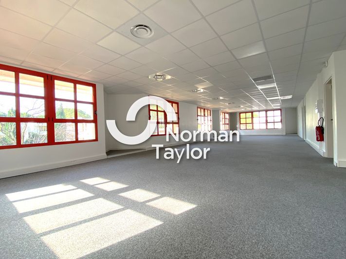 Location bureaux 324 m² divisibles à partir de 94 m²