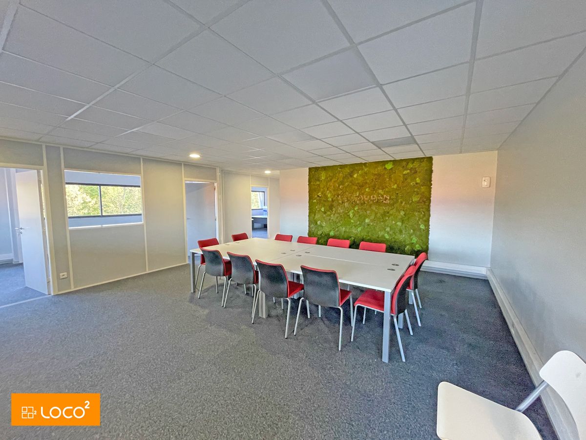 Location bureaux 560.00 m² à CASTELNAU D ESTRETEFONDS