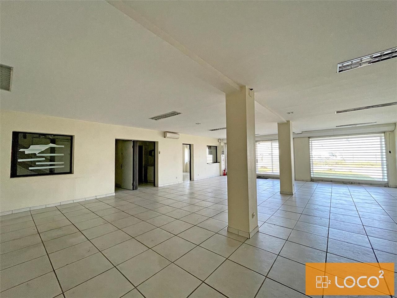 Location local 685.00 m² à SAINT ALBAN