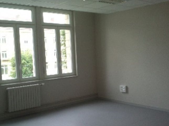 Location centre d'affaires 1500 m² divisibles à partir de 26 m²