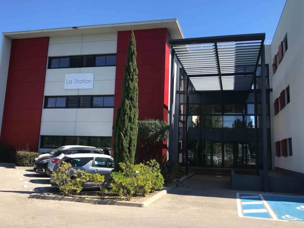 Location centre d'affaires 71 m² divisibles à partir de 15 m²