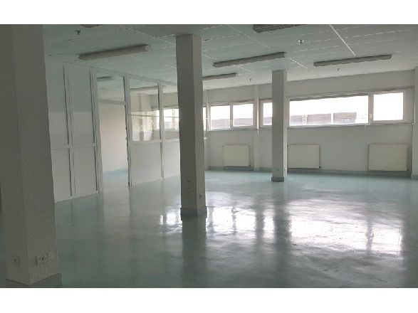 Location bureaux 1400 m² non divisibles