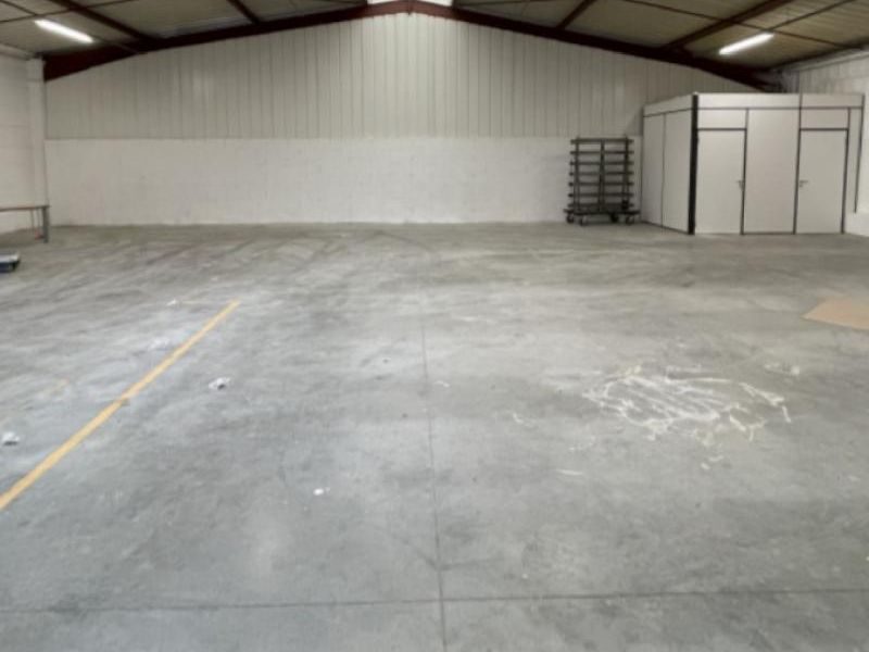 Location entrepôts 4000 m² divisibles à partir de 387 m²