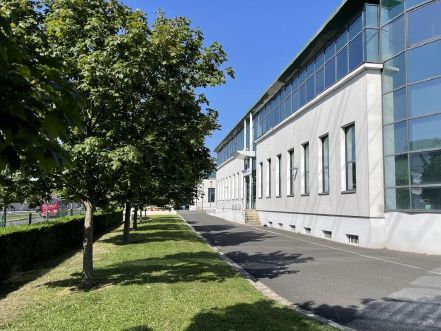 Location entrepôts 1049 m² divisibles à partir de 486 m²