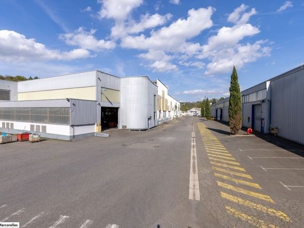 Location entrepôts 1614 m² divisibles à partir de 922 m²
