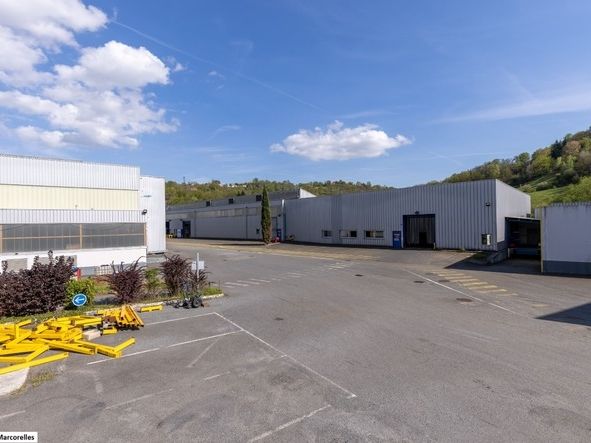 Location entrepôts 1614 m² divisibles à partir de 922 m²