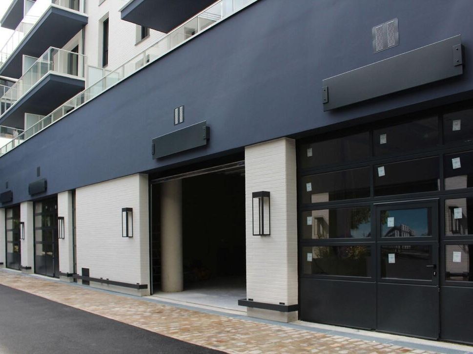 Location entrepôts 165 m² non divisibles