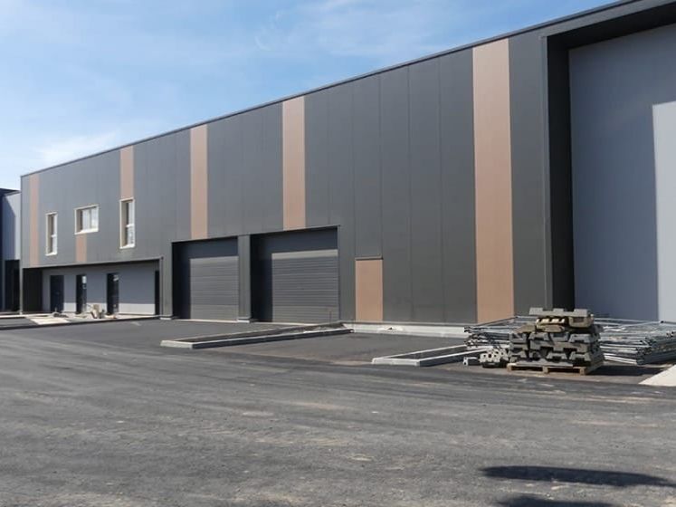 Location entrepôts 575 m² non divisibles