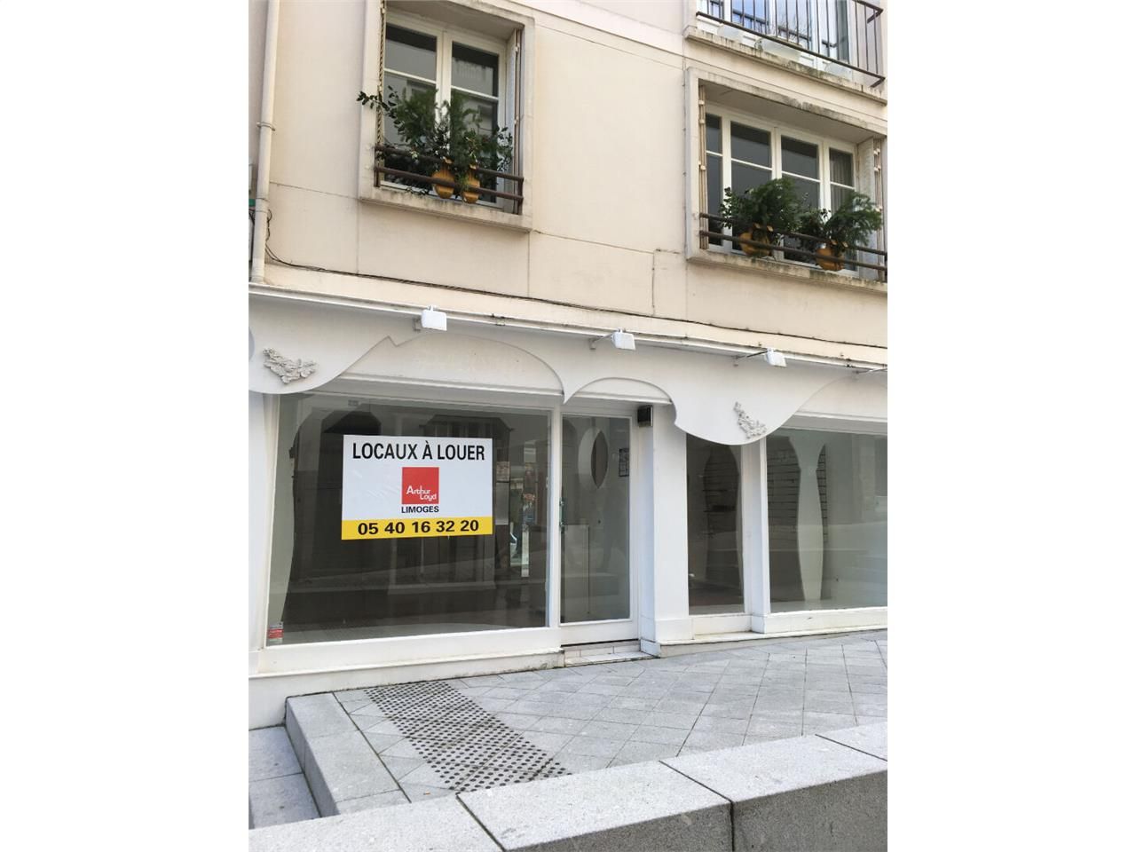 Location local commercial 65.00 m² à LIMOGES