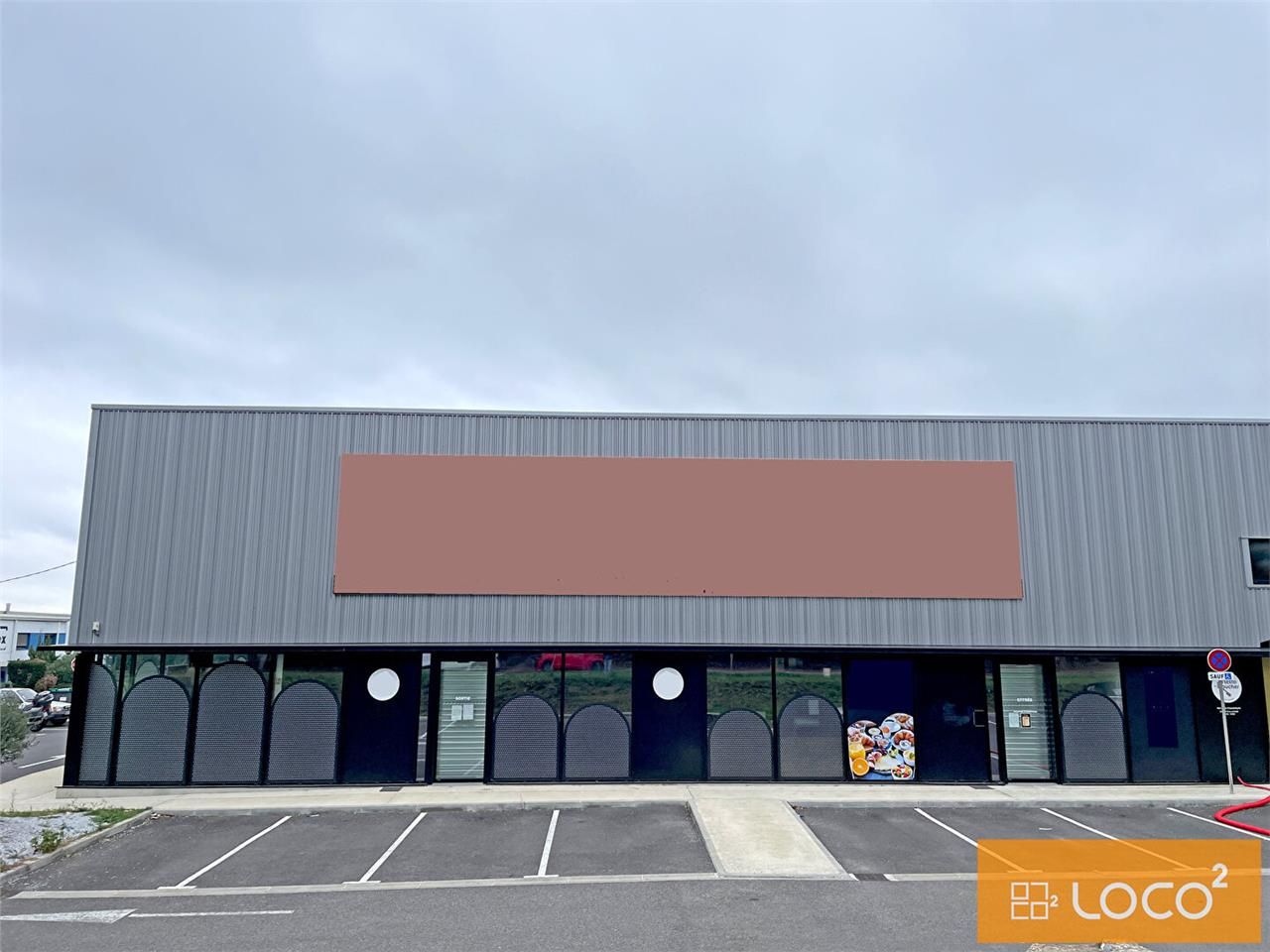 Location local commercial 800.00 m² à CORNEBARRIEU