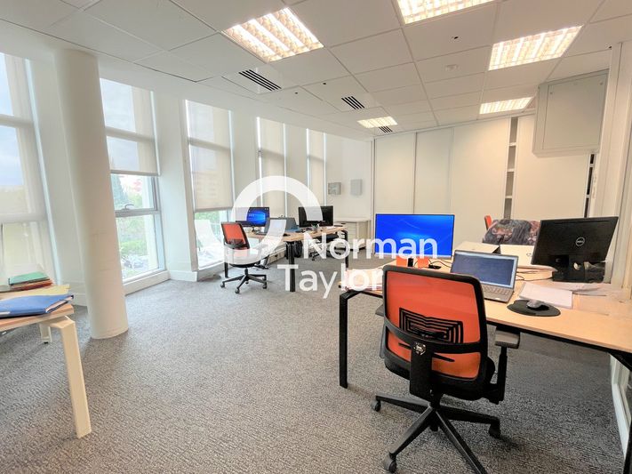 Location bureaux 156 m² non divisibles