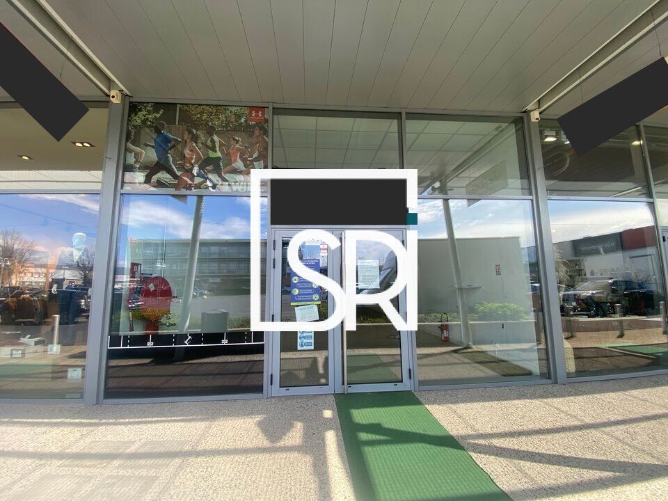 Location local commercial 149 m² non divisibles