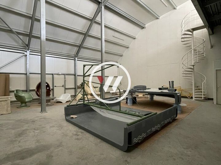 Location local d''activites 275 m² non divisibles