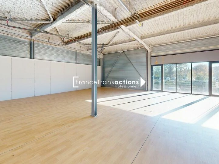 Location local commercial 155 m² non divisibles