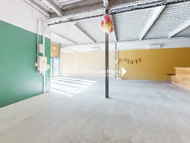 A LOUER LOCAL COMMERCIAL 180 m² AUCH AXE PASSANT